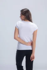 ⁦توب سادة نص كم من كارينا – قطن ناعم ومريح⁩ - الصورة ⁦5⁩